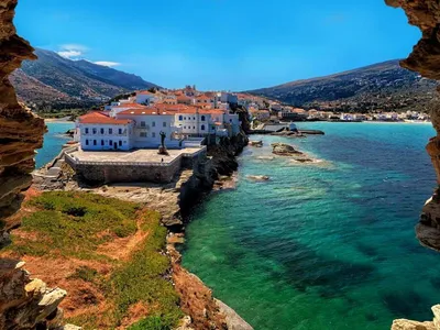 Guía de Andros: La isla de los armadores y el arte