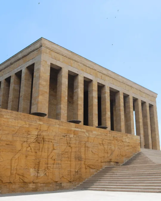 MARTES / ESTAMBUL - ANKARA - CAPADOCIA 