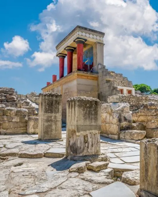 PALACIO DE KNOSSOS – HERAKLION: MUSEO ARQUEOLÓGICO Y VISITA DE LA CIUDAD
