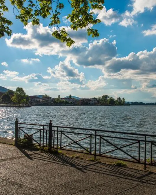 IOÁNNINA: VISITA DE LA CIUDAD – LAGO DE PAMVÓTIDA