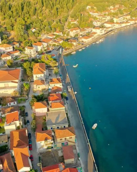 ÍTACA: TRAS LOS PASOS DE ULISES 