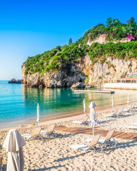 CORFÚ: MUSEO DE PALEÓPOLI  – PALEOKASTRITSA – KASIOPI