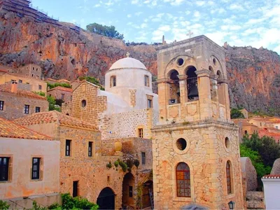FLY & DRIVE: ATENAS Y PELOPONESO - 2026