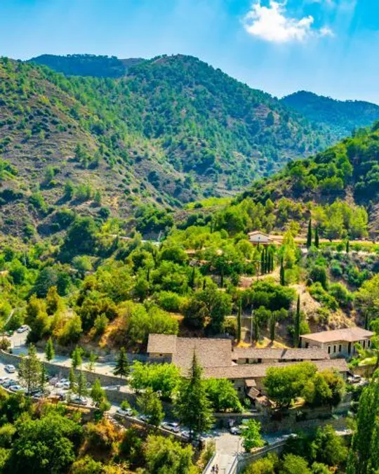 CORDILLERA DE TRODOS – IGLESIAS DE LA UNESCO – OMODOS