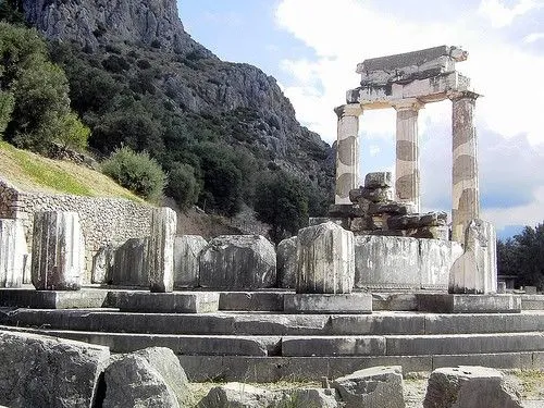 Viajar a Guía de Delfos: El Ombligo del Mundo Antiguo - Guía completa de viaje
