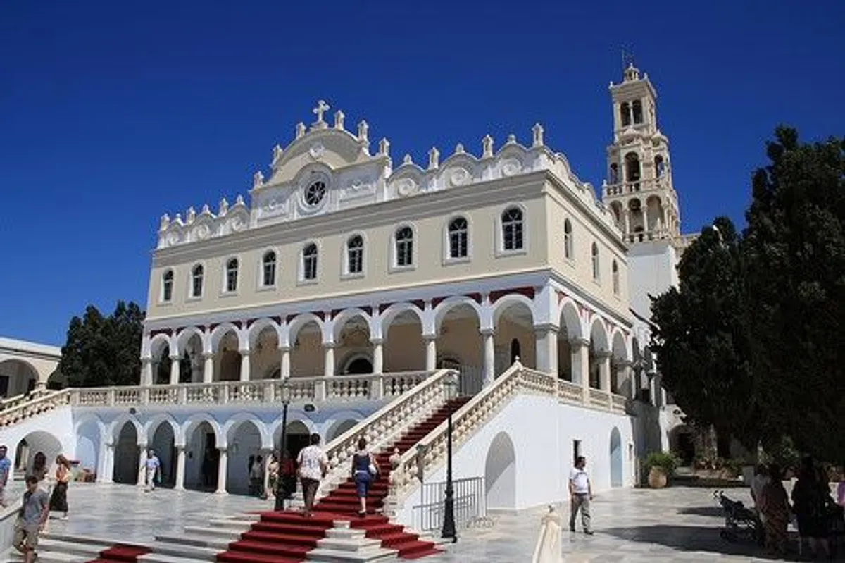 Guía de Tinos: La isla de la fe y el mármol