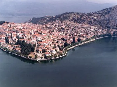 Guía de Kastoria: La ciudad del lago y las pieles
